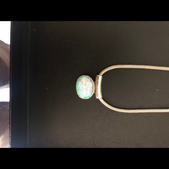 Contemporary Opal and sterling silver necklace - Picture 3 of 3